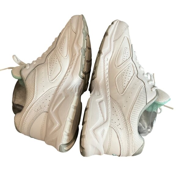 Fila Womens White Sneakers size 8 comfy classic casual EUC - Picture 4 of 11